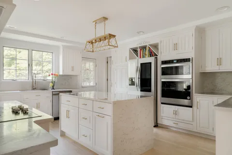 Contact Agent | 421 Waverley Avenue, Newton, MA 02458