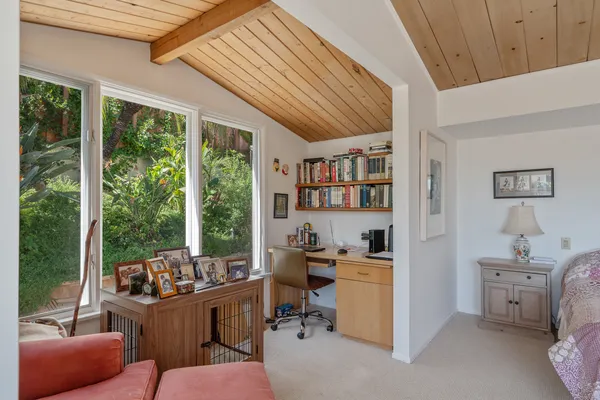 $2,399,000 | 913 Chattanooga Avenue, Pacific Palisades, CA 90272