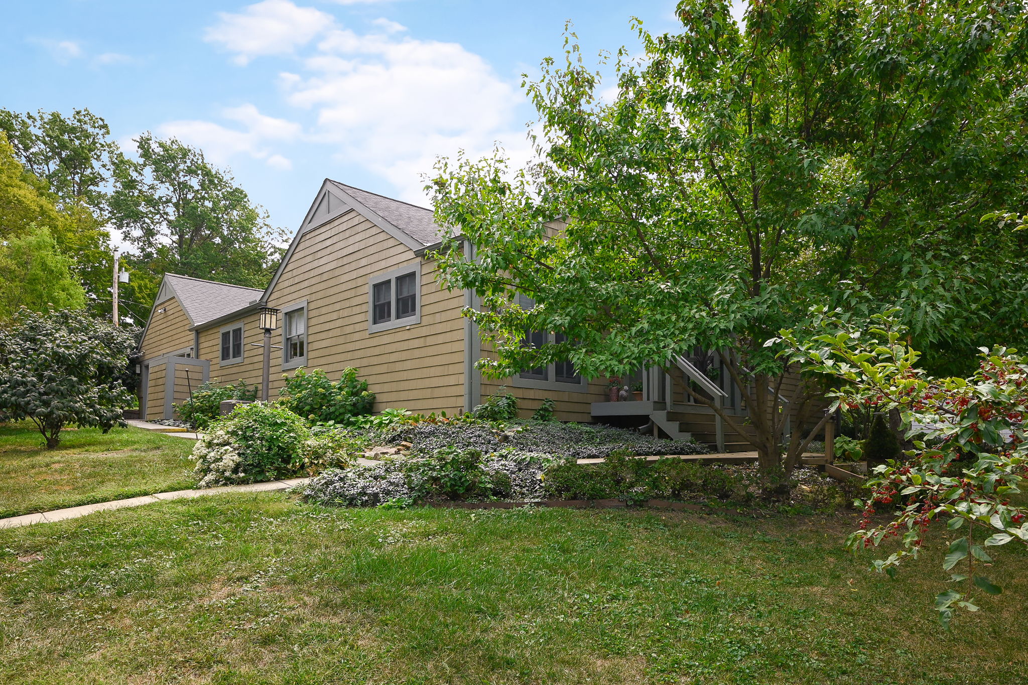 8501 Riley Street Overland Park, KS 66212 - Photo 4 of 25