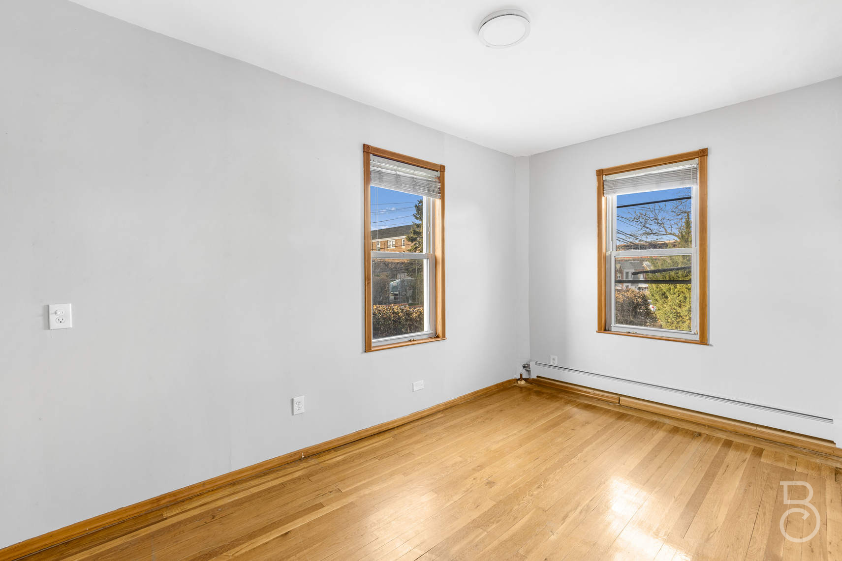 37-01 20th Road Queens, NY 11105 - Photo 9 of 19