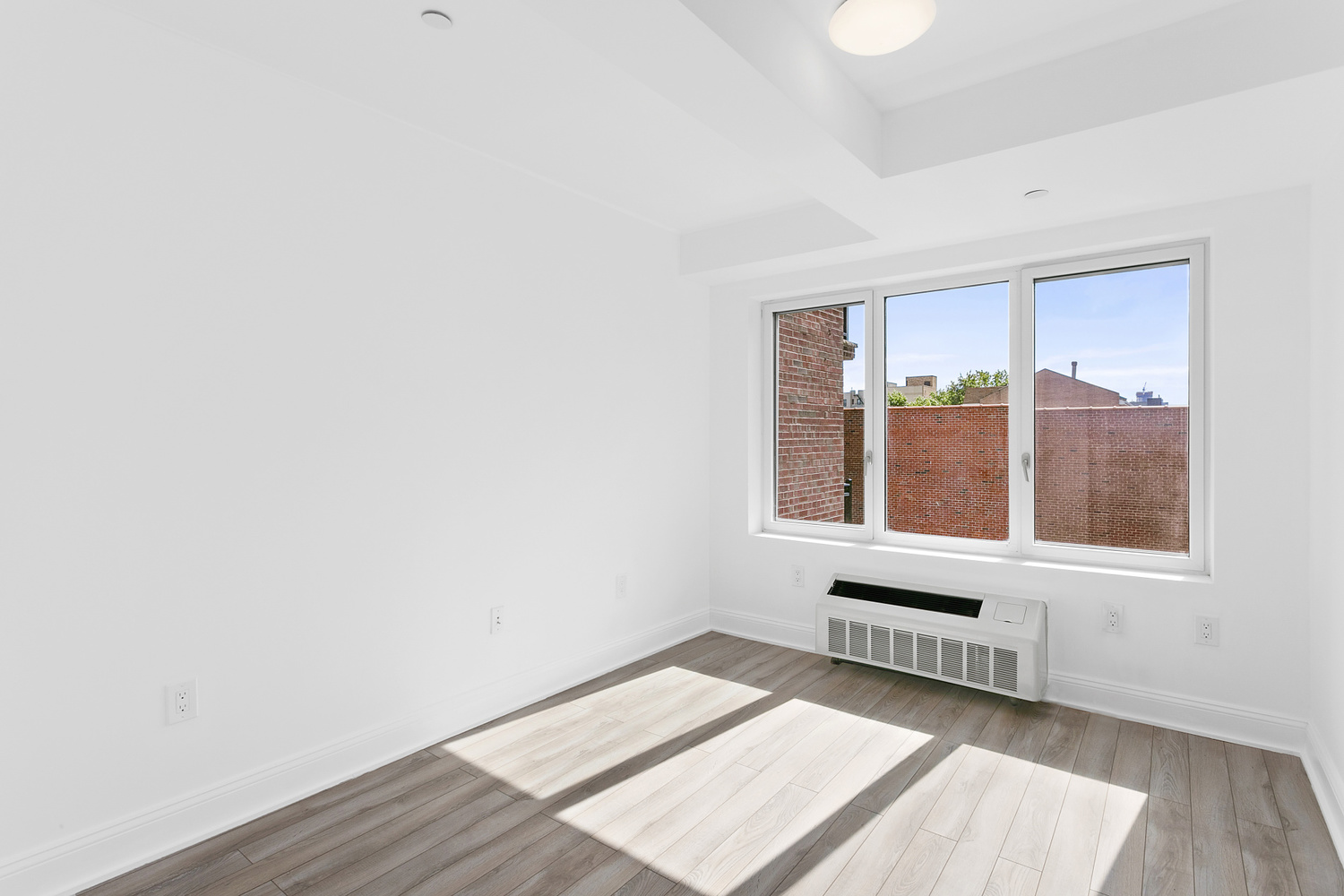 28-20 Astoria Boulevard, Unit 403 Queens, NY 11102 - Photo 2 of 6