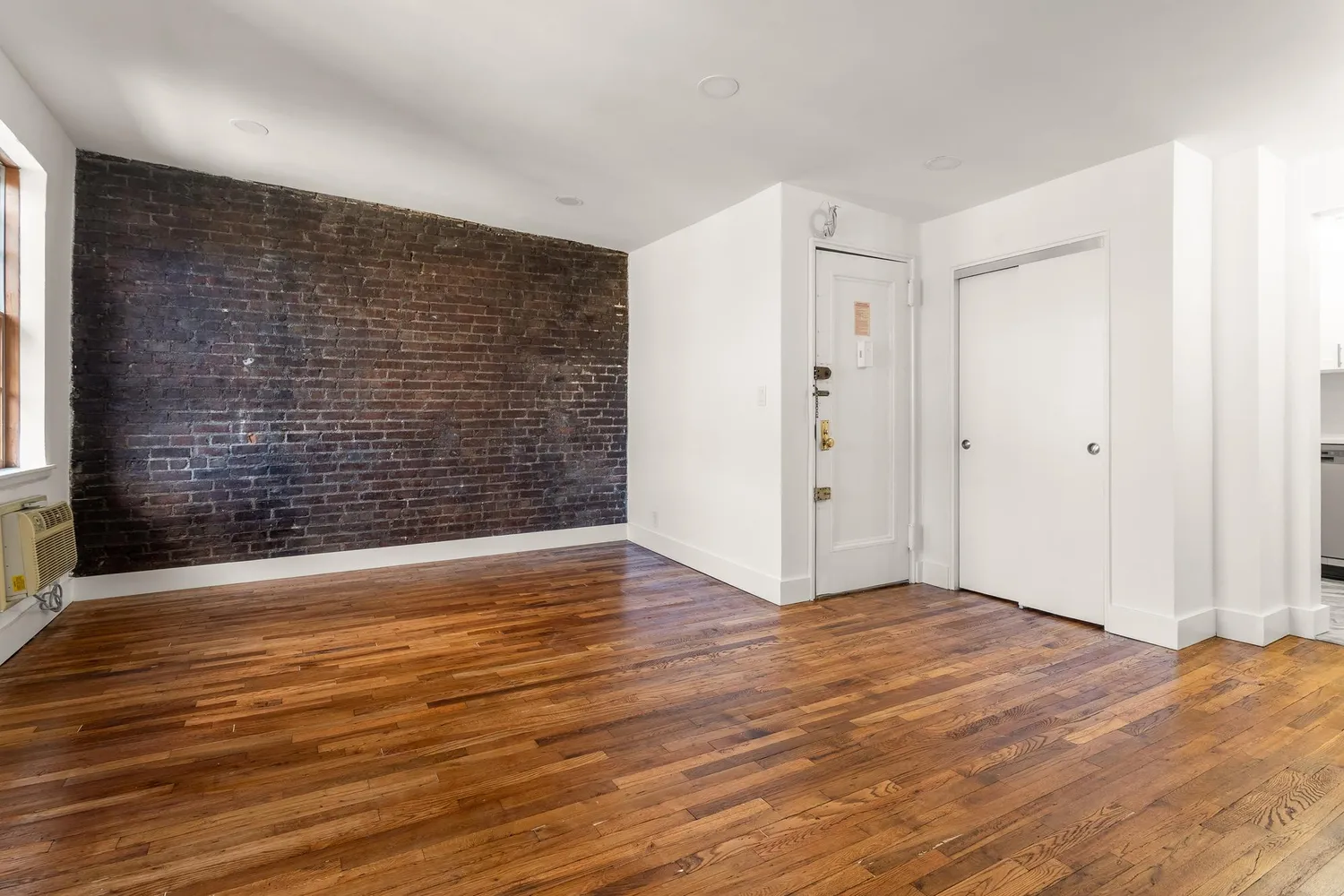 $5,300 | 108 Perry Street, Unit 4A | West Village