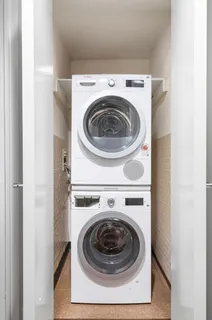 $1,150,000 | 225 East 34th Street, Unit 11H | Murray Hill