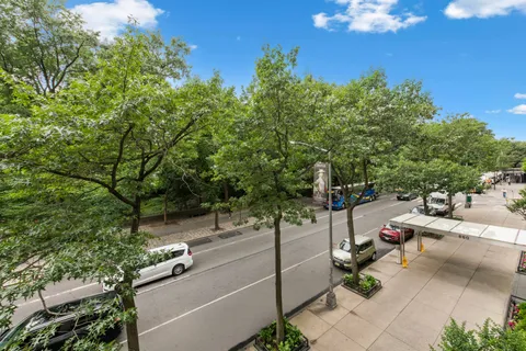 $2,750,000 | 860 5th Avenue, Unit 3H | Lenox Hill