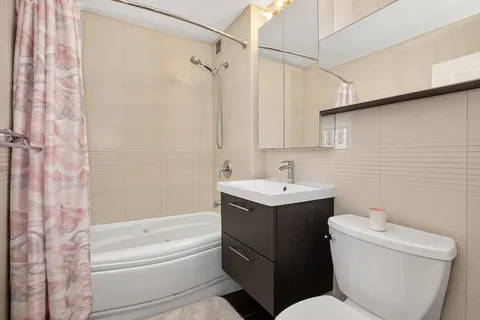 $810,000 | 1400 5th Avenue, Unit 8J | Harlem