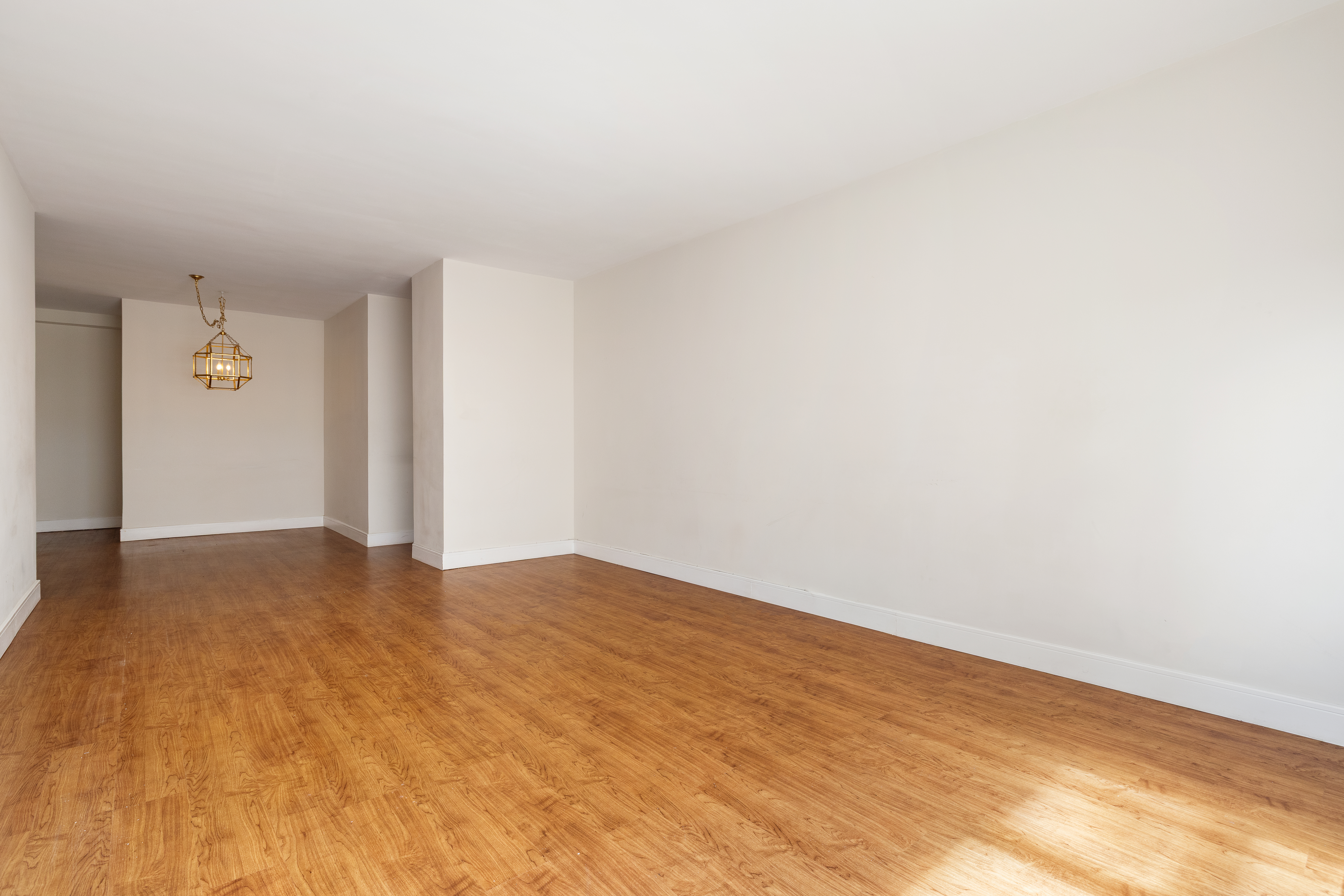 60 East 8th Street, Unit 20P Manhattan, NY 10003 - Photo 4 of 11 a view of empty room