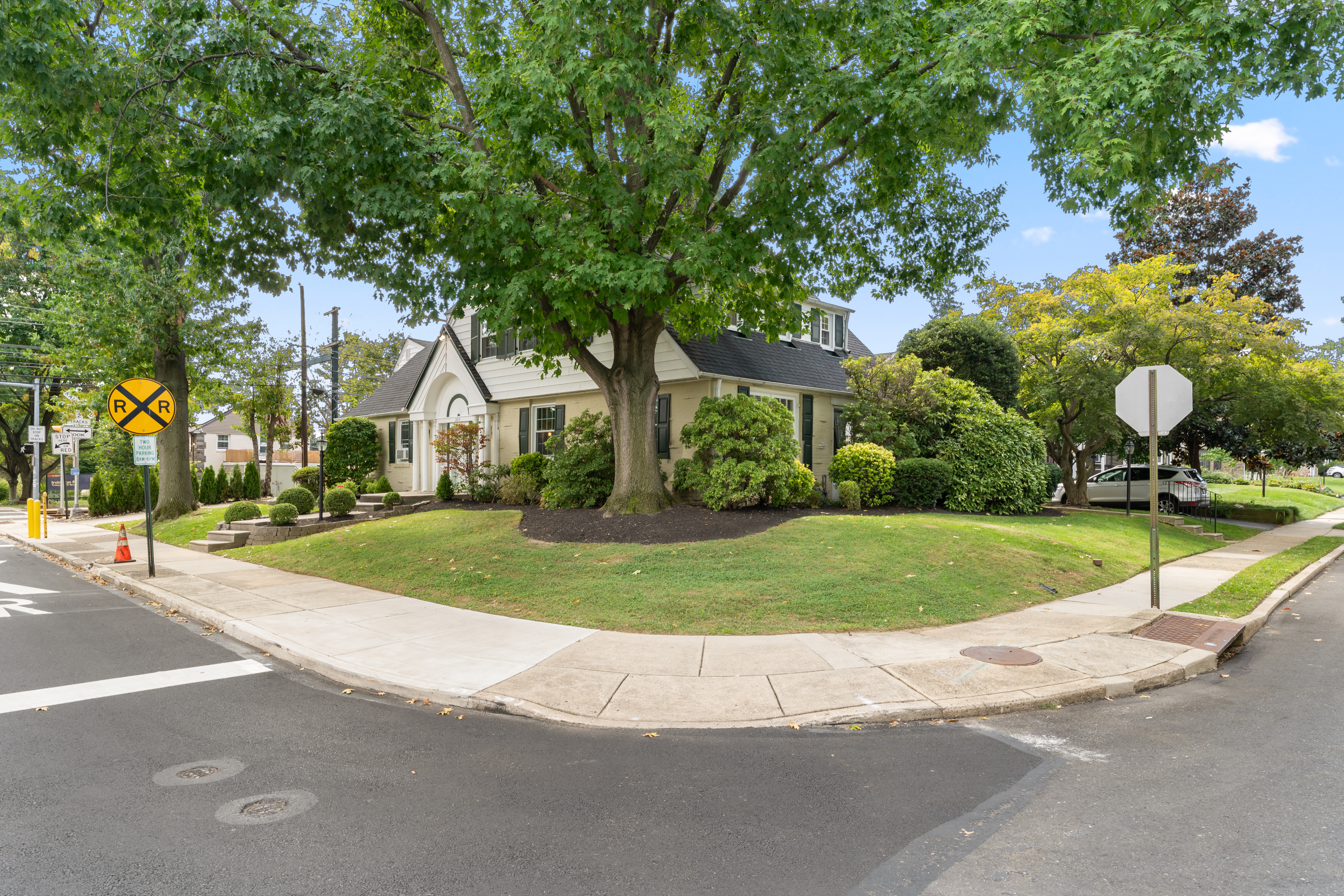 2804 Hillcrest Road Drexel Hill, PA 19026 - Photo 3 of 53 Gallery Image 3