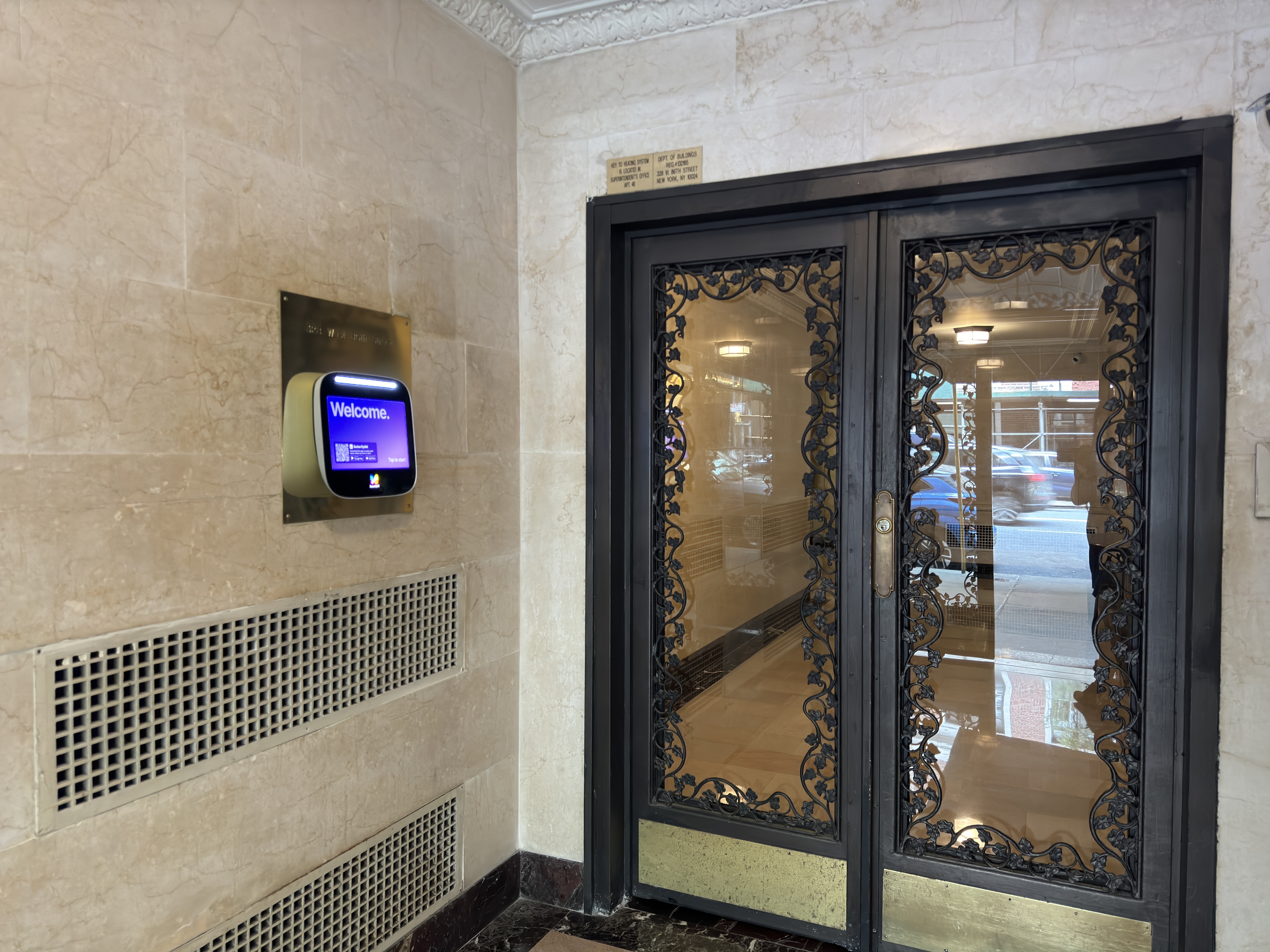 328 West 86th Street, Unit 6A Manhattan, NY 10024 - Photo 8 of 10 a view of a hallway with a glass door