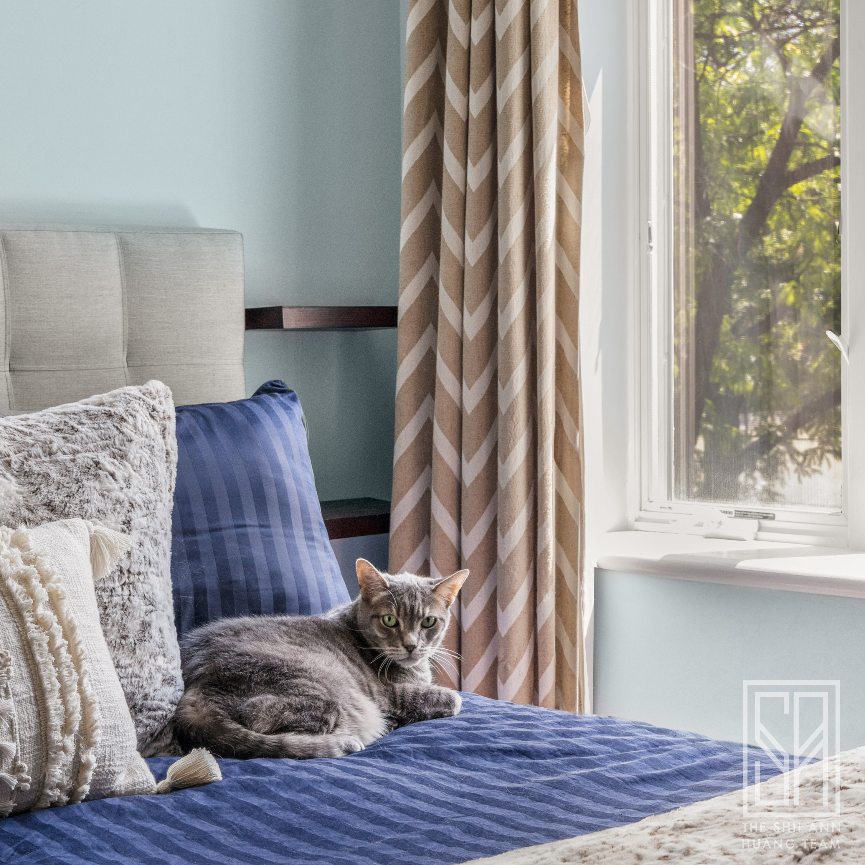 305 3rd Street, Unit 2H Brooklyn, NY 11215 - Photo 6 of 14 a bedroom with a bed and a window