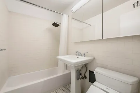 $1,050,000 | 235 East 87th Street, Unit 4K | Upper East Side