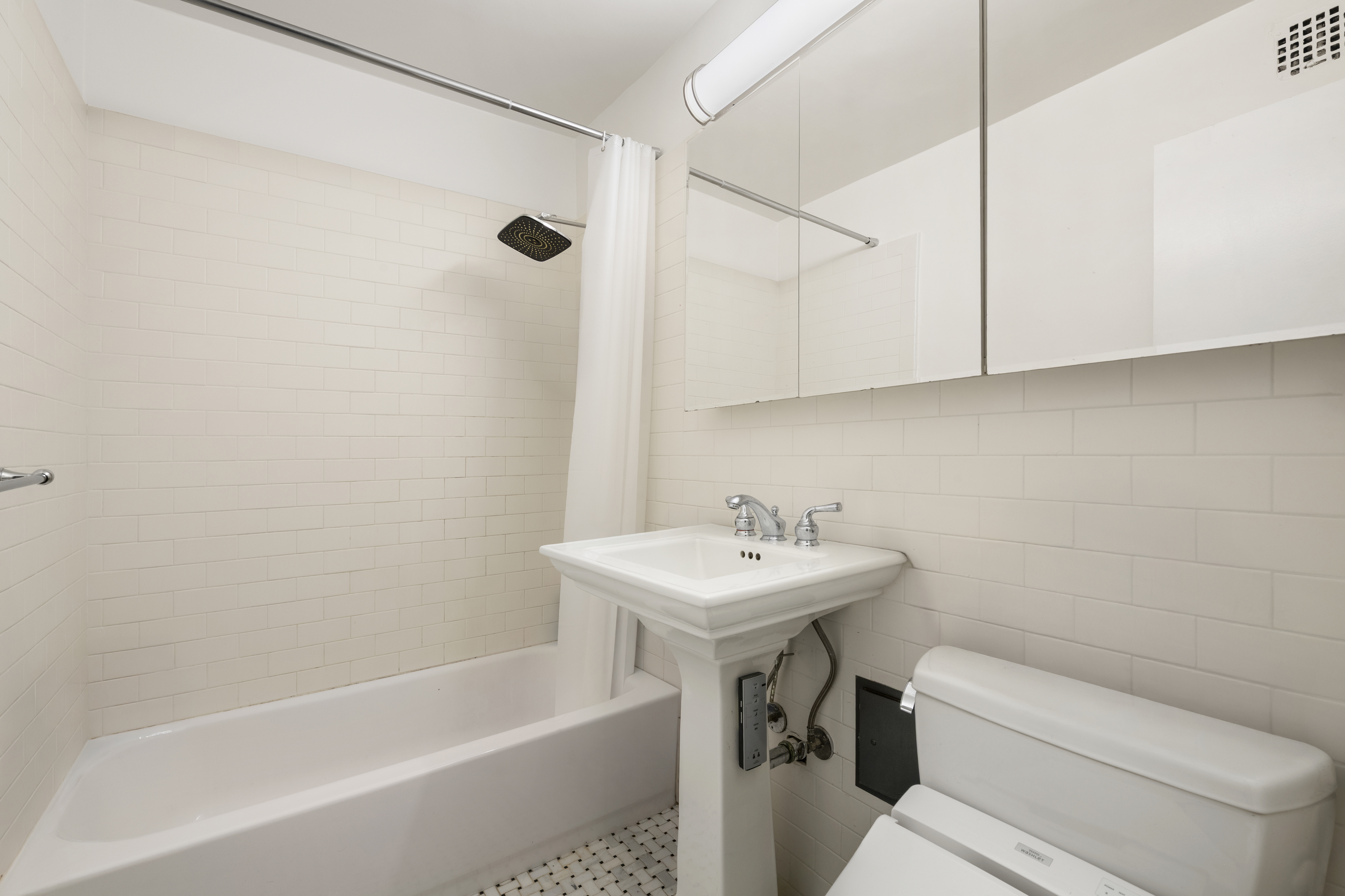235 East 87th Street, Unit 4K Manhattan, NY 10128 - Photo 9 of 14