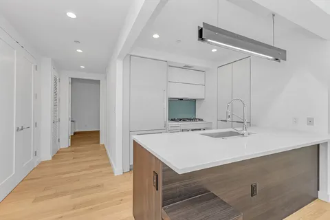$1,070,000 | 34 North 7th Street, Unit 5D | Williamsburg