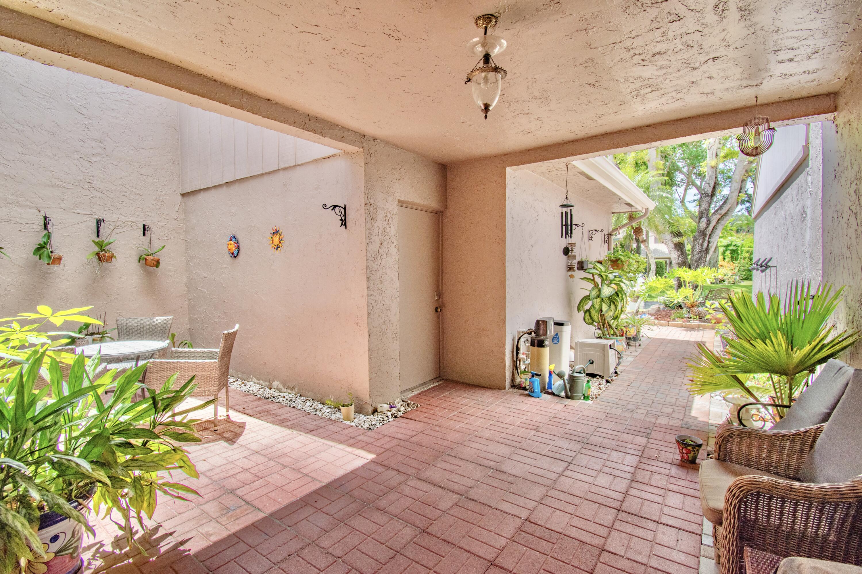 6640 Thornhill Court, Unit 6 Boca Raton, FL 33433 - Photo 3 of 23
