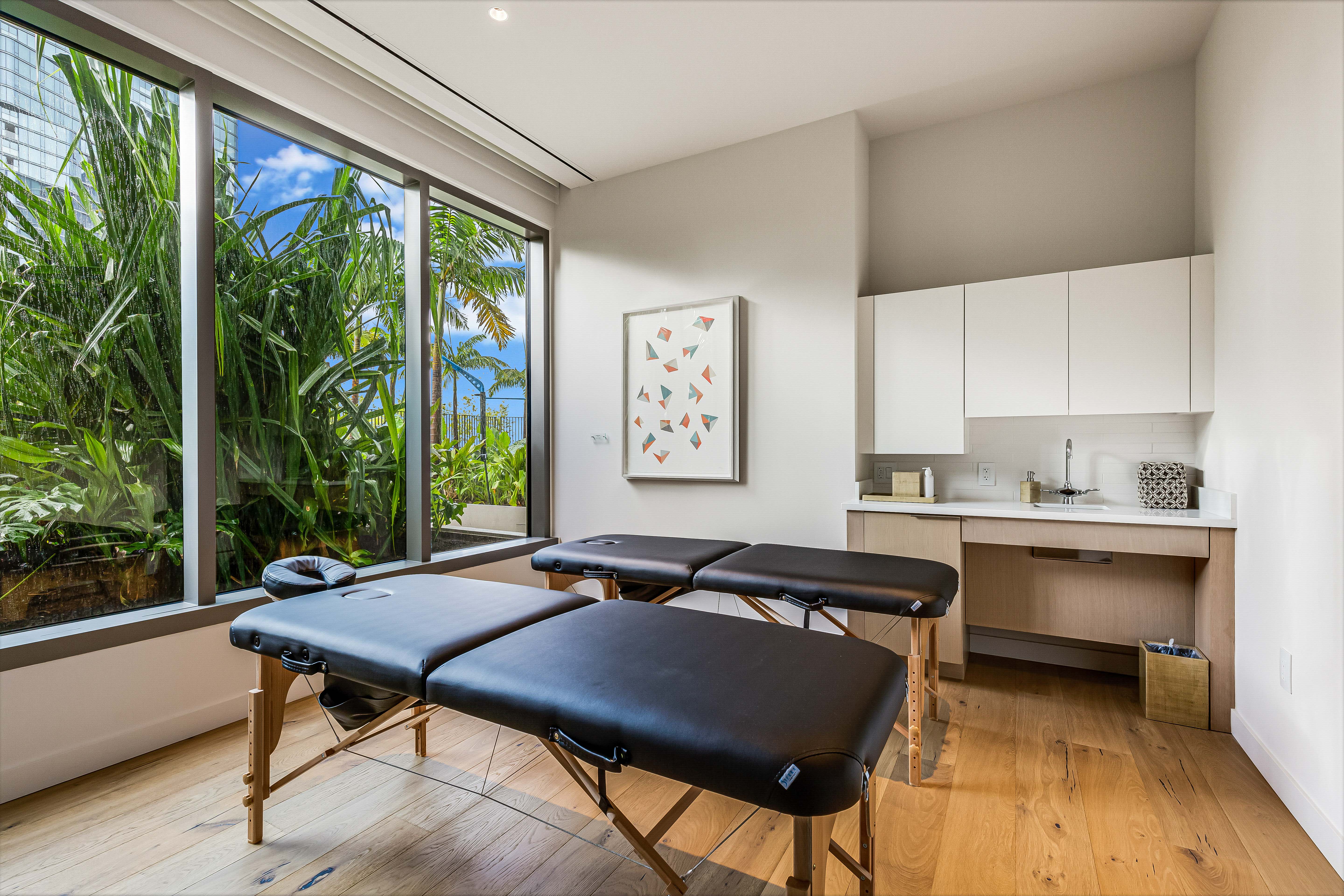 1001 Queen Street Honolulu, HI 96814 - Photo 25 of 29 a view of a dining room with furniture window and outside view