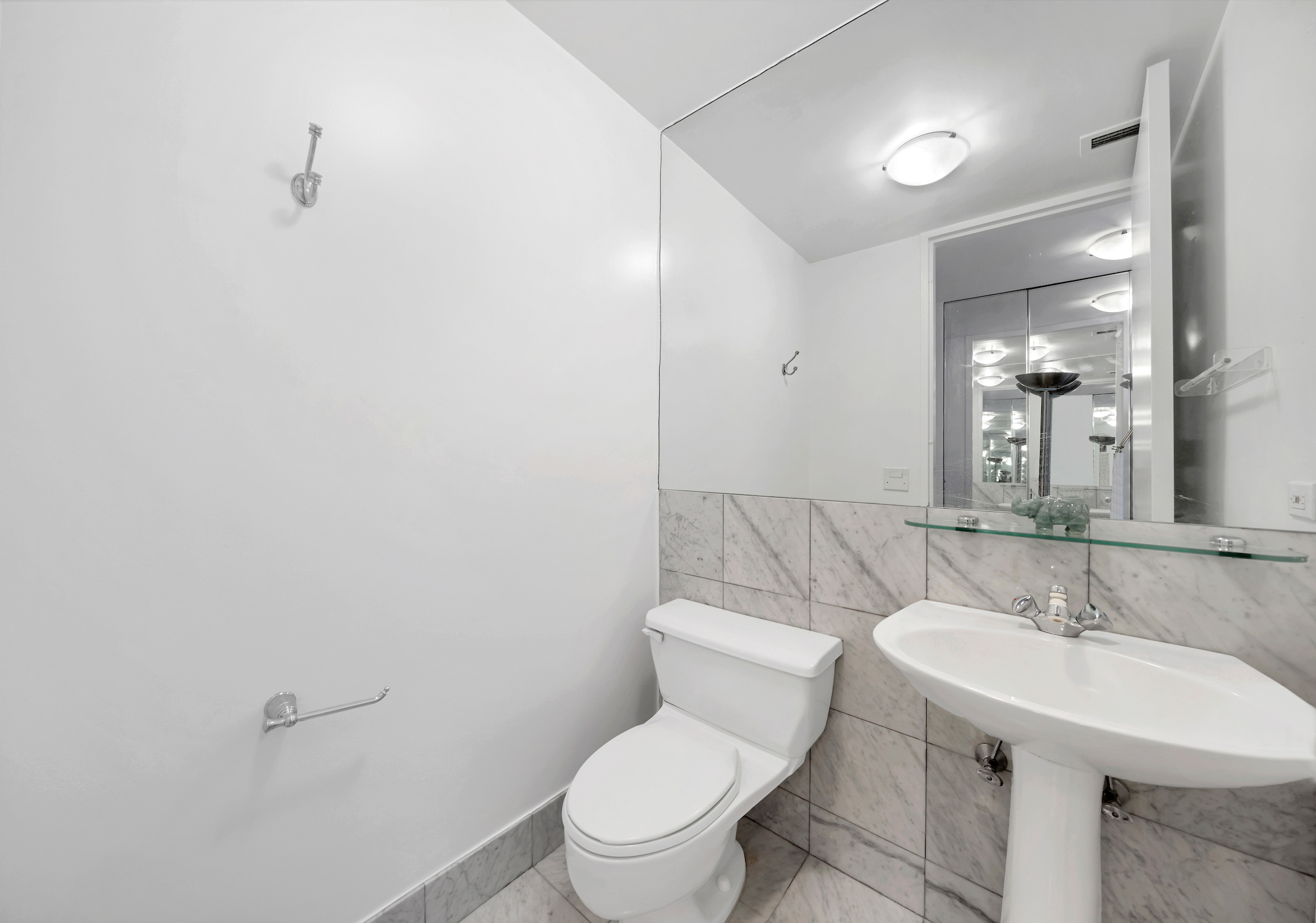 146 West 57th Street, Unit 38F Manhattan, NY 10019 - Photo 5 of 6