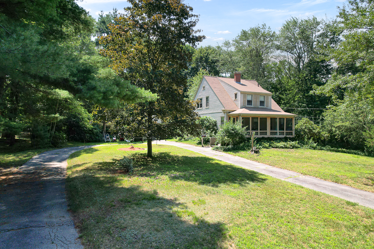 53 Elmwood Road Wellesley, MA 02481 - Photo 3 of 8 Gallery Image 3