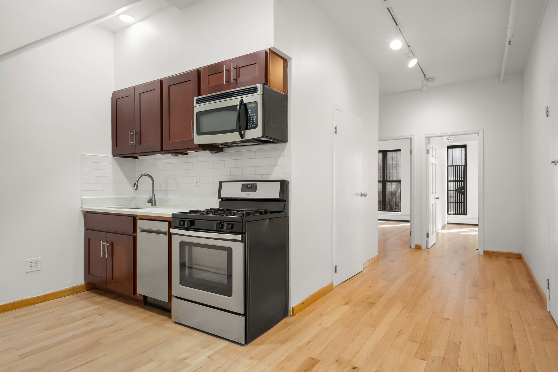 113 West 27th Street, Unit 3 Manhattan, NY 10001 - Photo 2 of 11