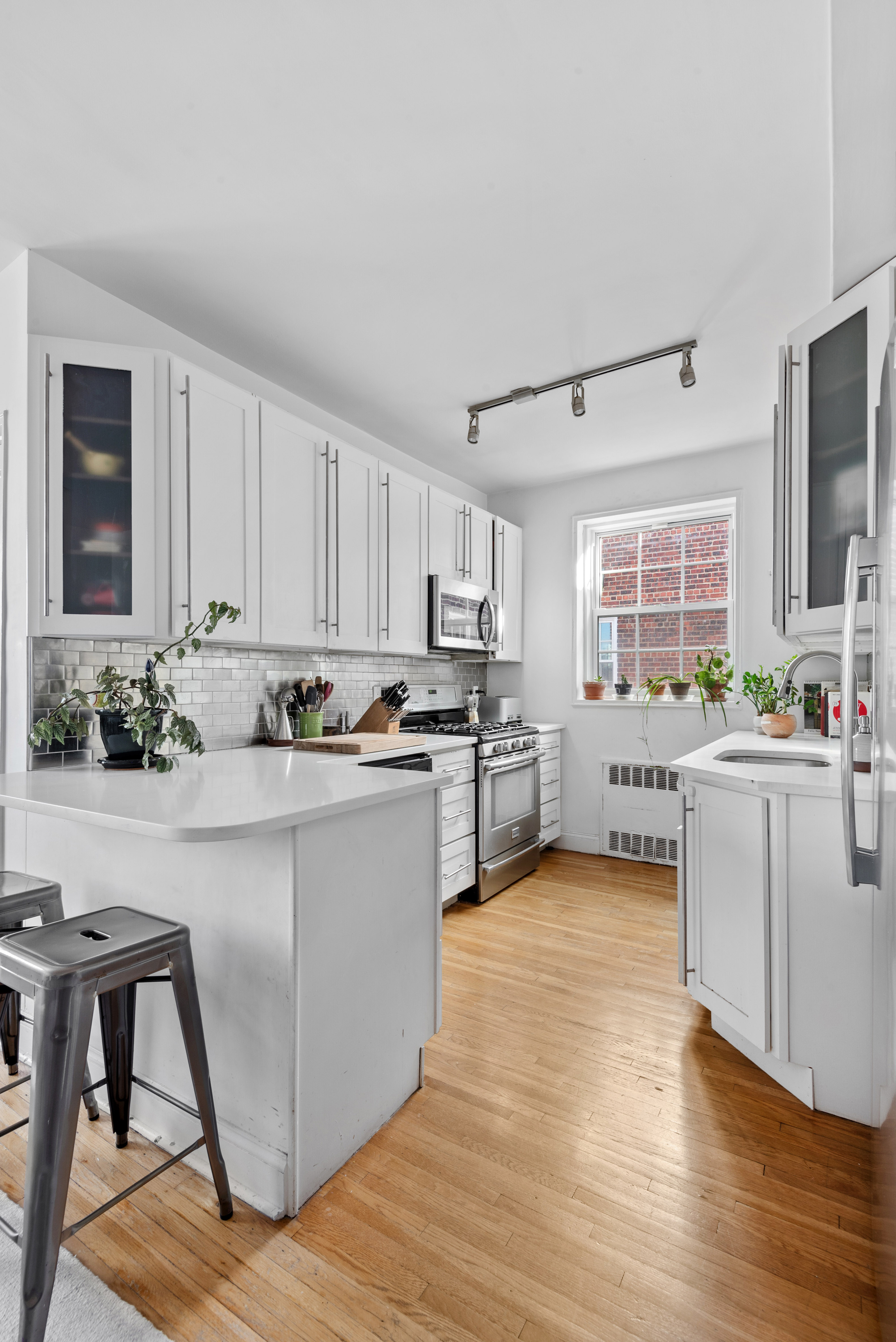 1125 Lorimer Street, Unit 6E Brooklyn, NY 11222 - Photo 4 of 10