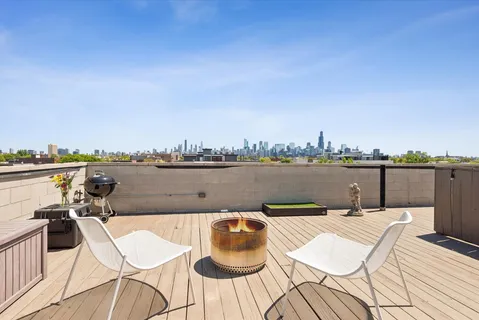$715,000 | 2242 West Chicago Avenue, Unit 301, Chicago, IL 60622