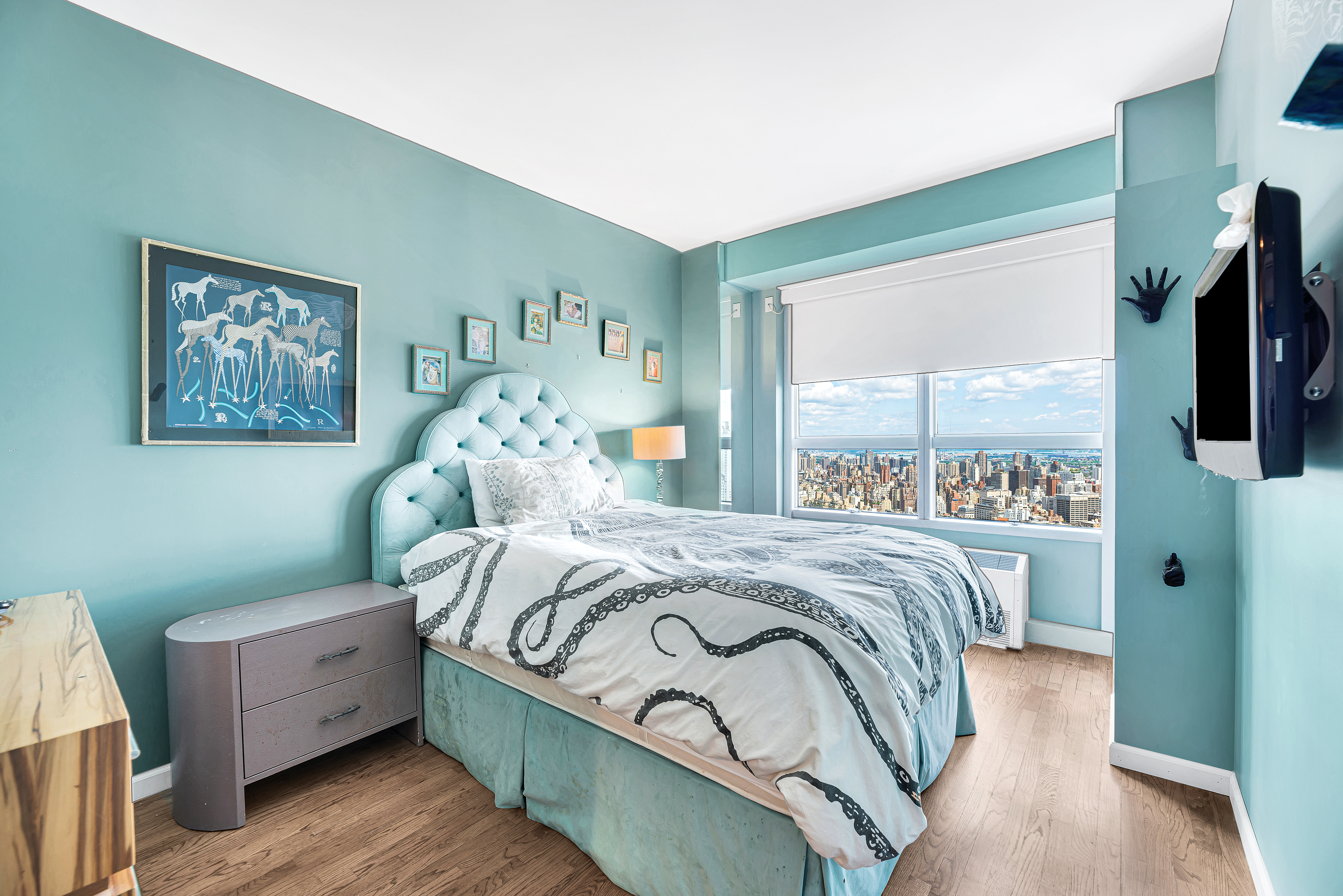 146 West 57th Street, Unit 67B Manhattan, NY 10019 - Photo 7 of 10