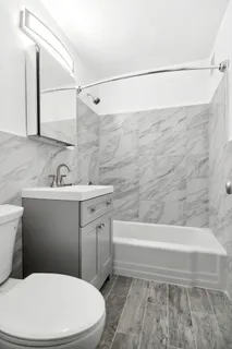 $355,000 | 185 Hall Street, Unit 1009 | Clinton Hill