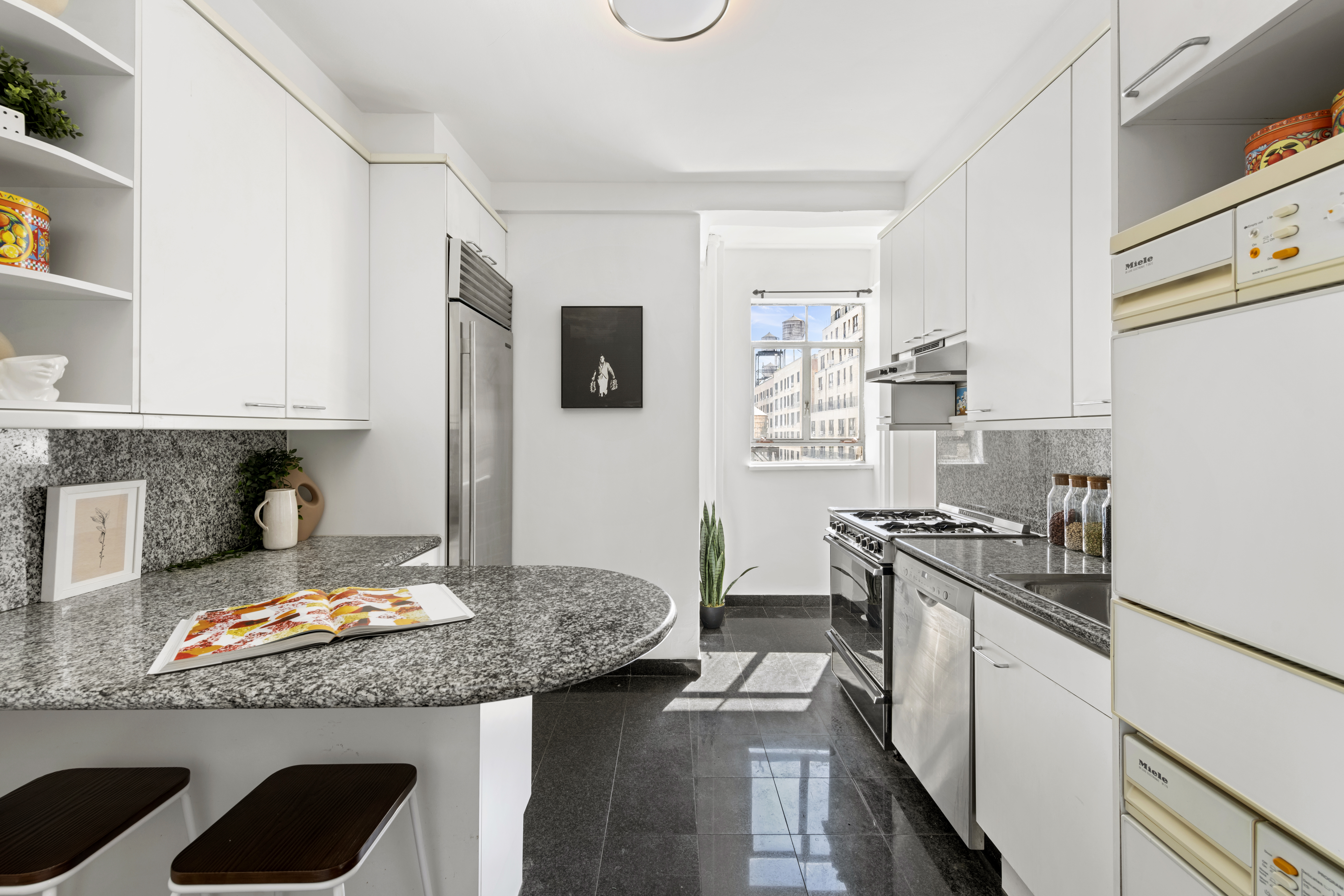 140 Riverside Drive, Unit 12K Manhattan, NY 10024 - Photo 10 of 17