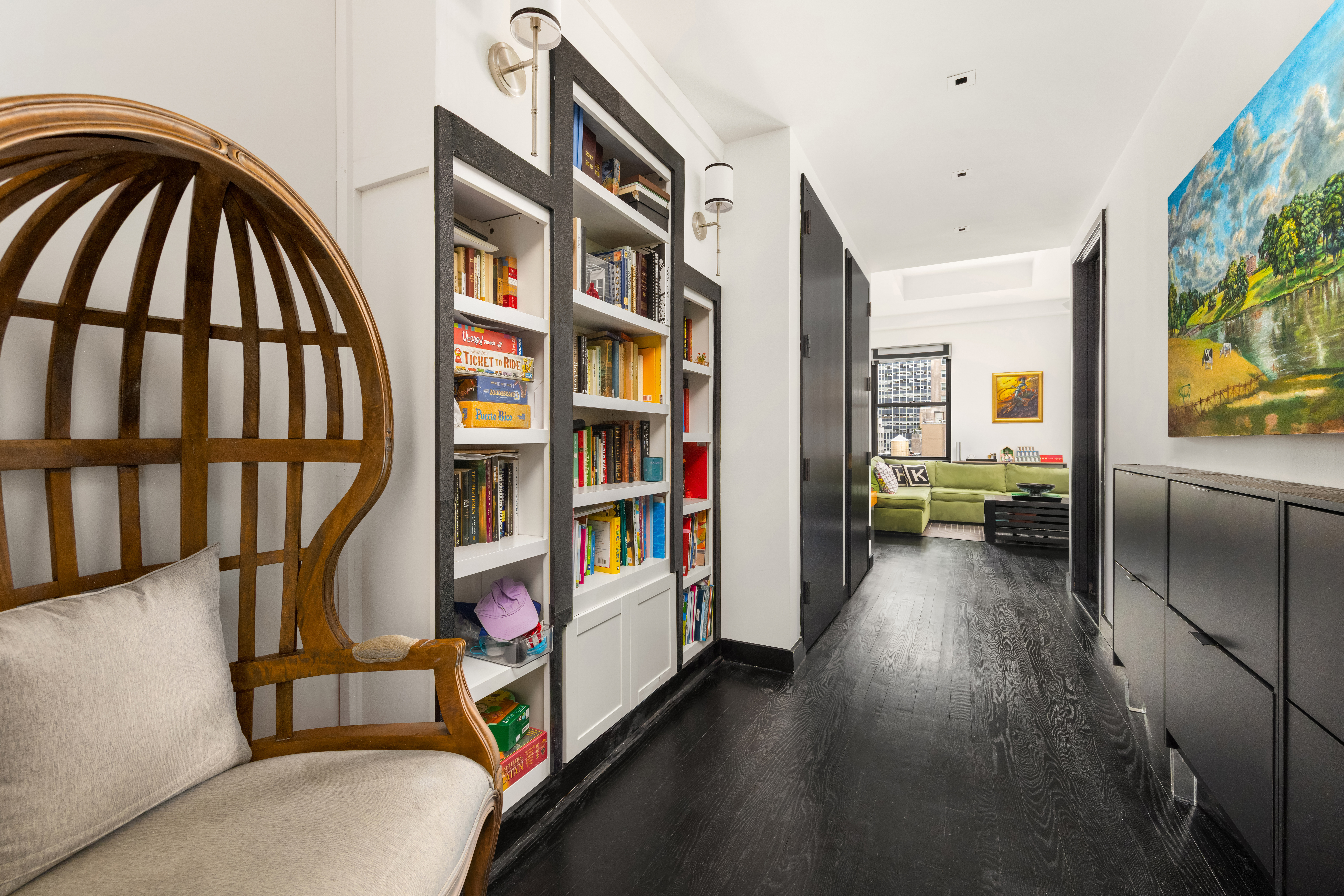 20 Pine Street, Unit 1802 Manhattan, NY 10005 - Photo 4 of 10 a view of an entryway with a staircase