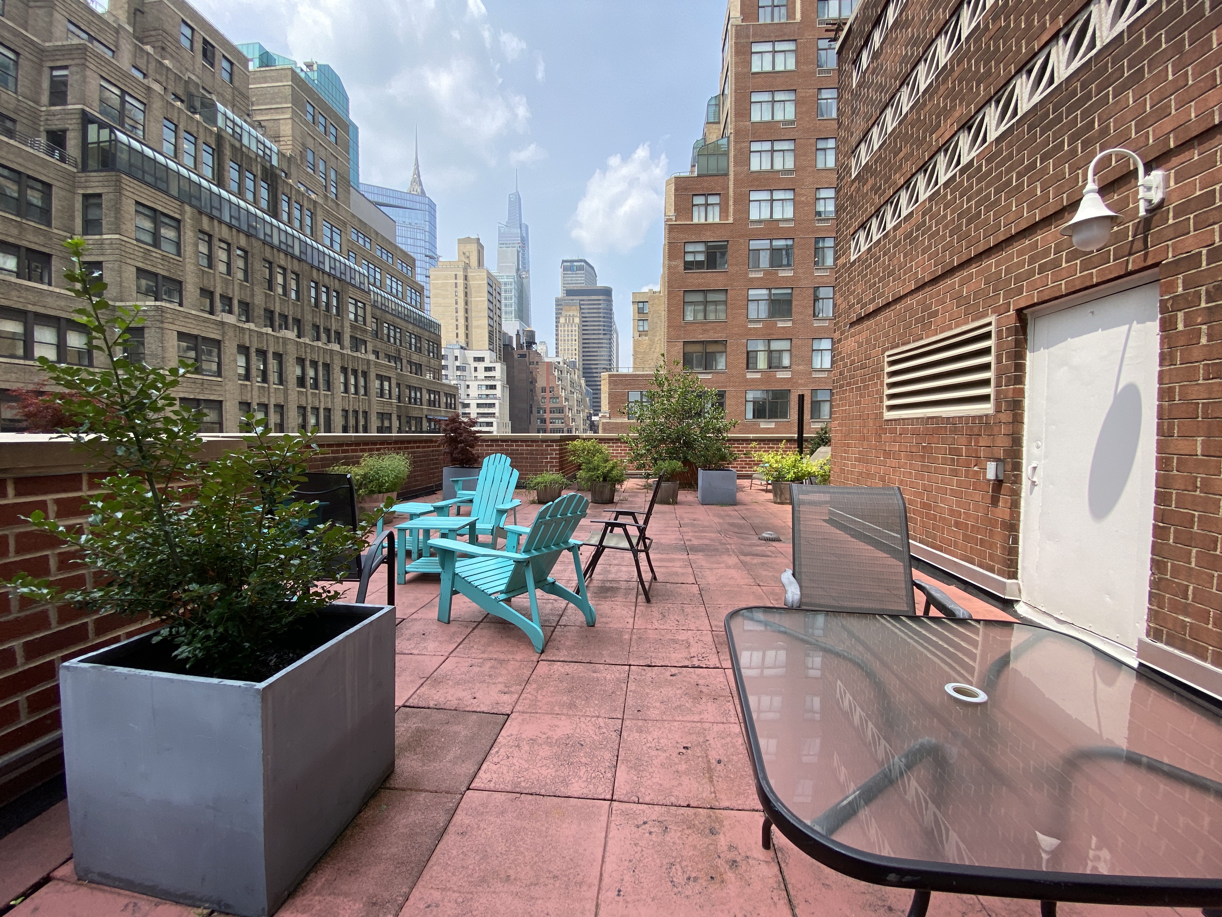 321 East 45th Street, Unit 10J Manhattan, NY 10017 - Photo 9 of 10