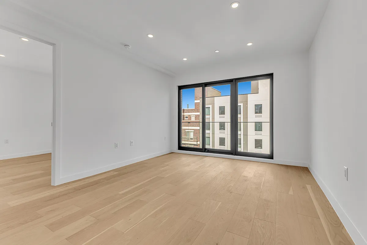 21-10 30th Avenue, Unit 6F Queens, NY 11102 - Photo 3 of 15