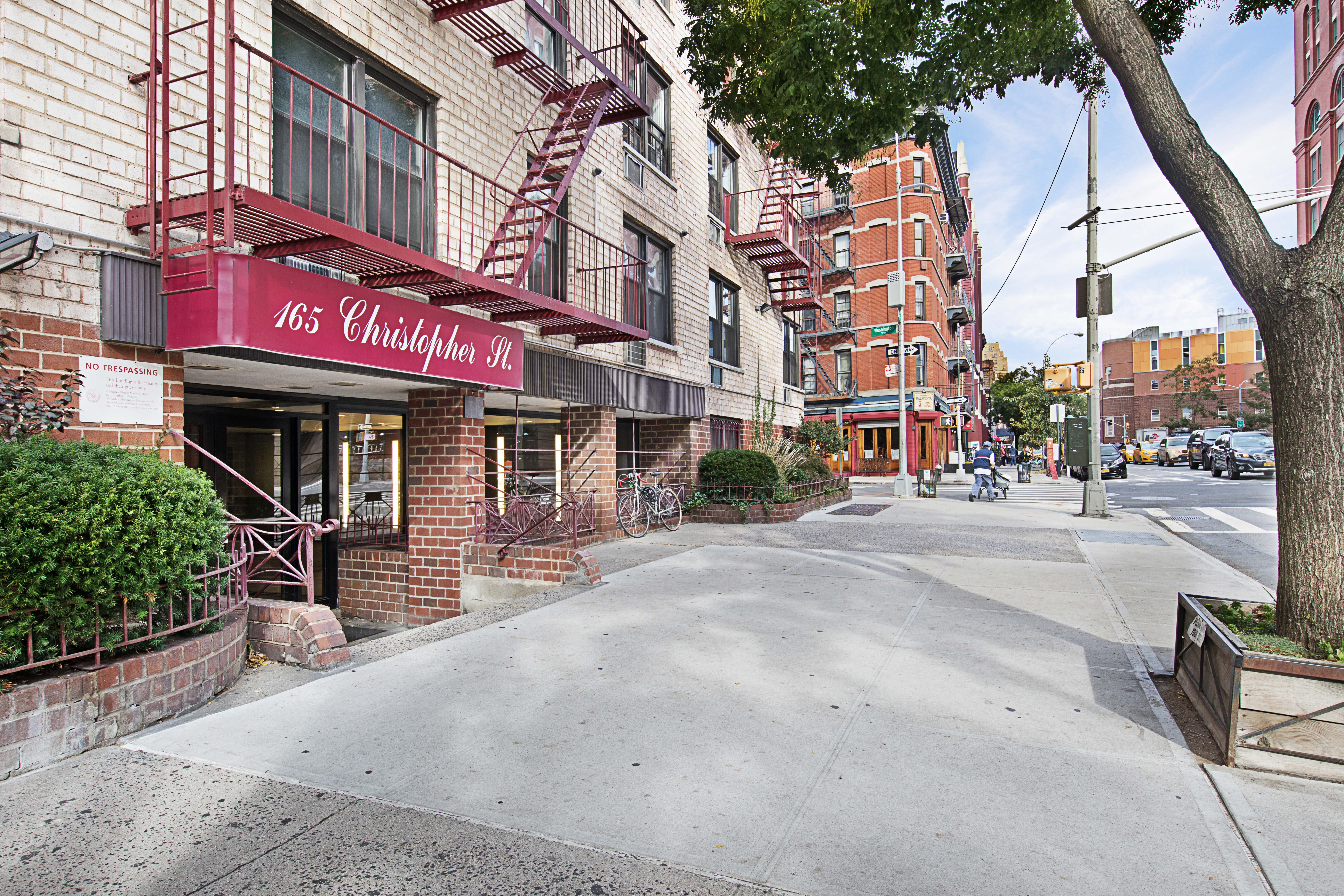 165 Christopher Street, Unit 1J Manhattan, NY 10014 - Photo 5 of 13