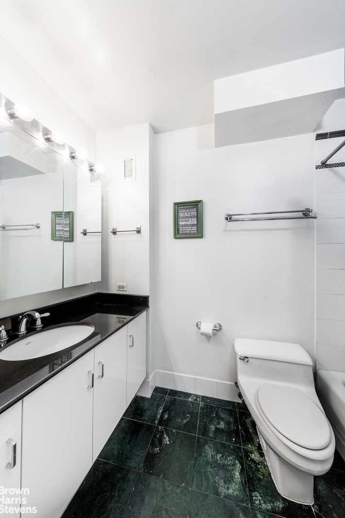 2250 Broadway, Unit 5E Manhattan, NY 10024 - Photo 5 of 10