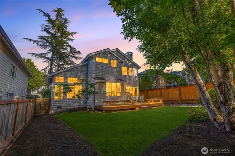 $1,275,000 | 3541 252nd Place Southeast, Sammamish, WA 98029