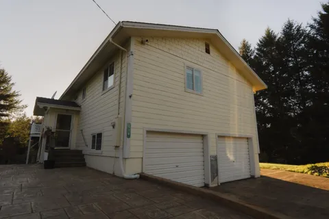 $699,000 | 520 Redwood Road, Whitethorn, CA 95589