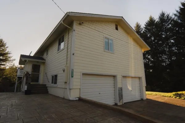 $699,000 | 520 Redwood Road, Whitethorn, CA 95589