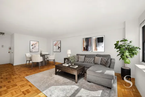 $550,000 | 301 East 62nd Street, Unit 5E | Lenox Hill