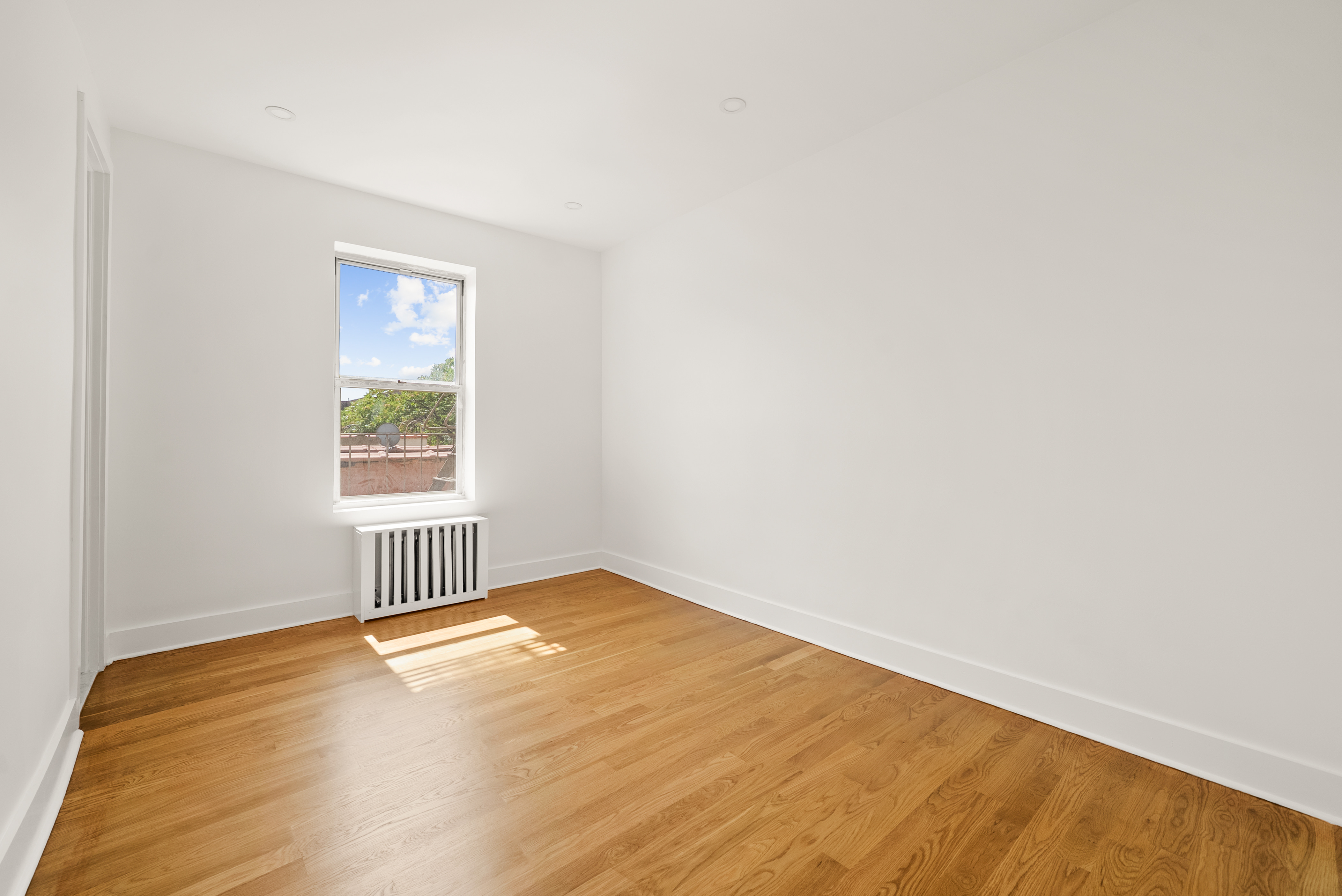 45-08 40th Street, Unit F44 Queens, NY 11104 - Photo 7 of 14