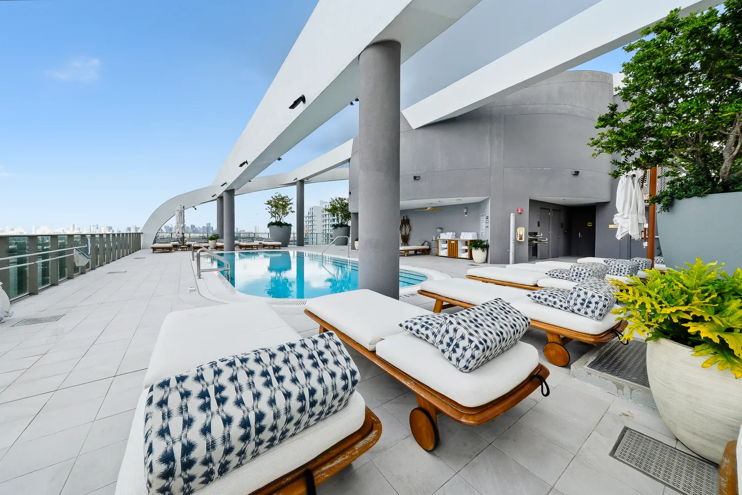 $1,650,000 | 2678 Tigertail Avenue, Unit 1110, Coconut Grove, FL 33133