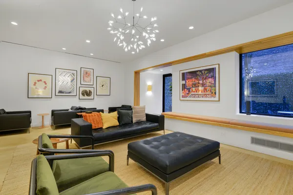 $6,000 | 234 East 46th Street, Unit 1904 | Midtown East