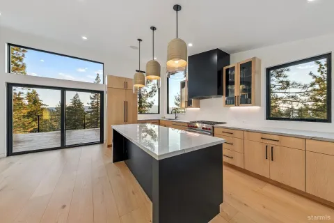 $2,980,000 | 3960 Saddle Road, South Lake Tahoe, CA 96150