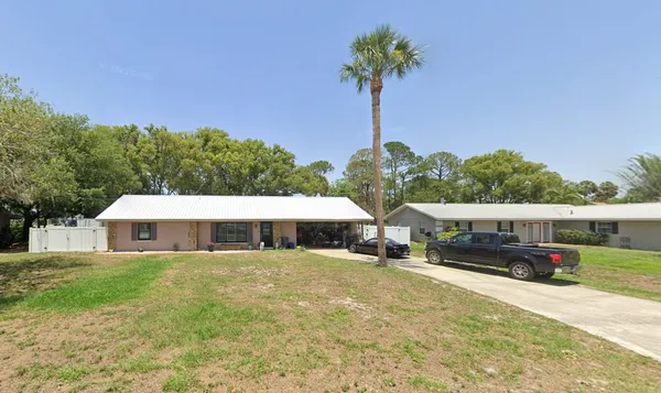 $329,900 | 40 Southeast Chinica Drive, Summerfield, FL 34491
