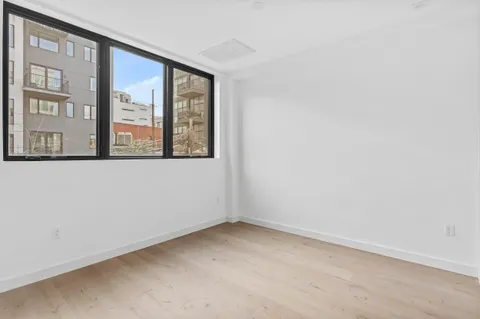 $795,000 | 44 Box Street, Unit 2R | Greenpoint