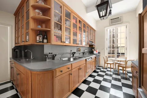 $5,000,000 | 911 Park Avenue, Unit PHE | Upper East Side