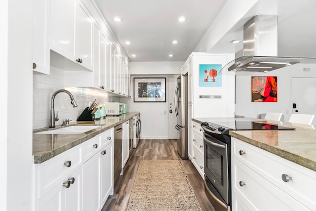 1015 North Kings Road, Unit 301 West Hollywood, CA 90069 - Photo 6 of 22