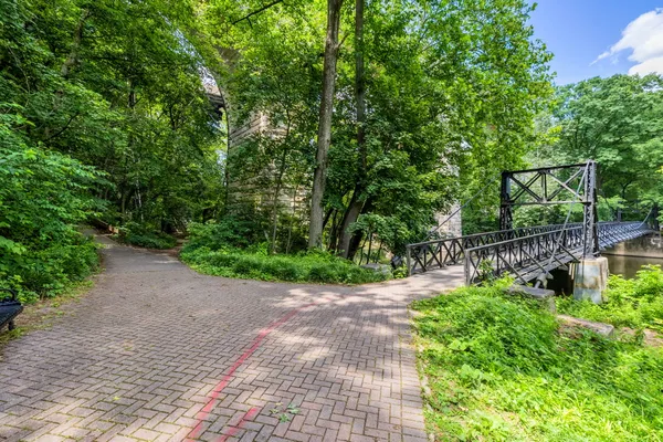 $995,000 | 1702 North Park Drive, Unit 25, Wilmington, DE 19806