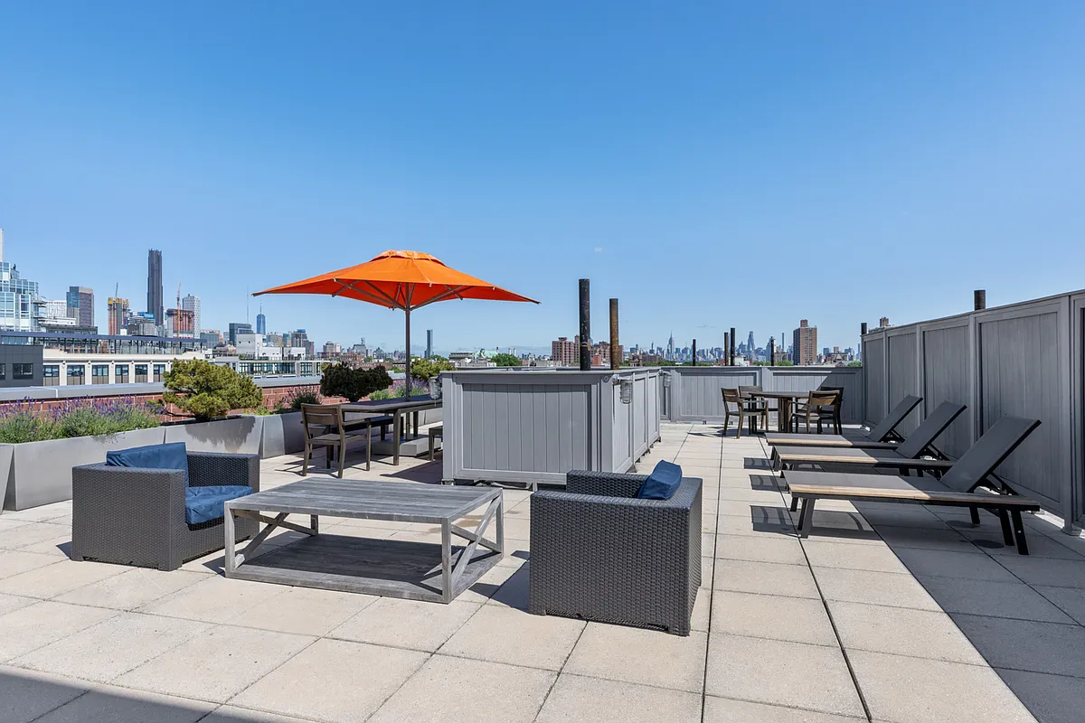 545 Washington Avenue, Unit 508 Brooklyn, NY 11238 - Photo 9 of 16 a outdoor view with a sitting space