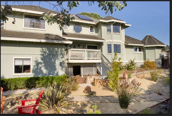$1,395,000 | 1000 East Sunnyslope Road, Petaluma, CA 94952