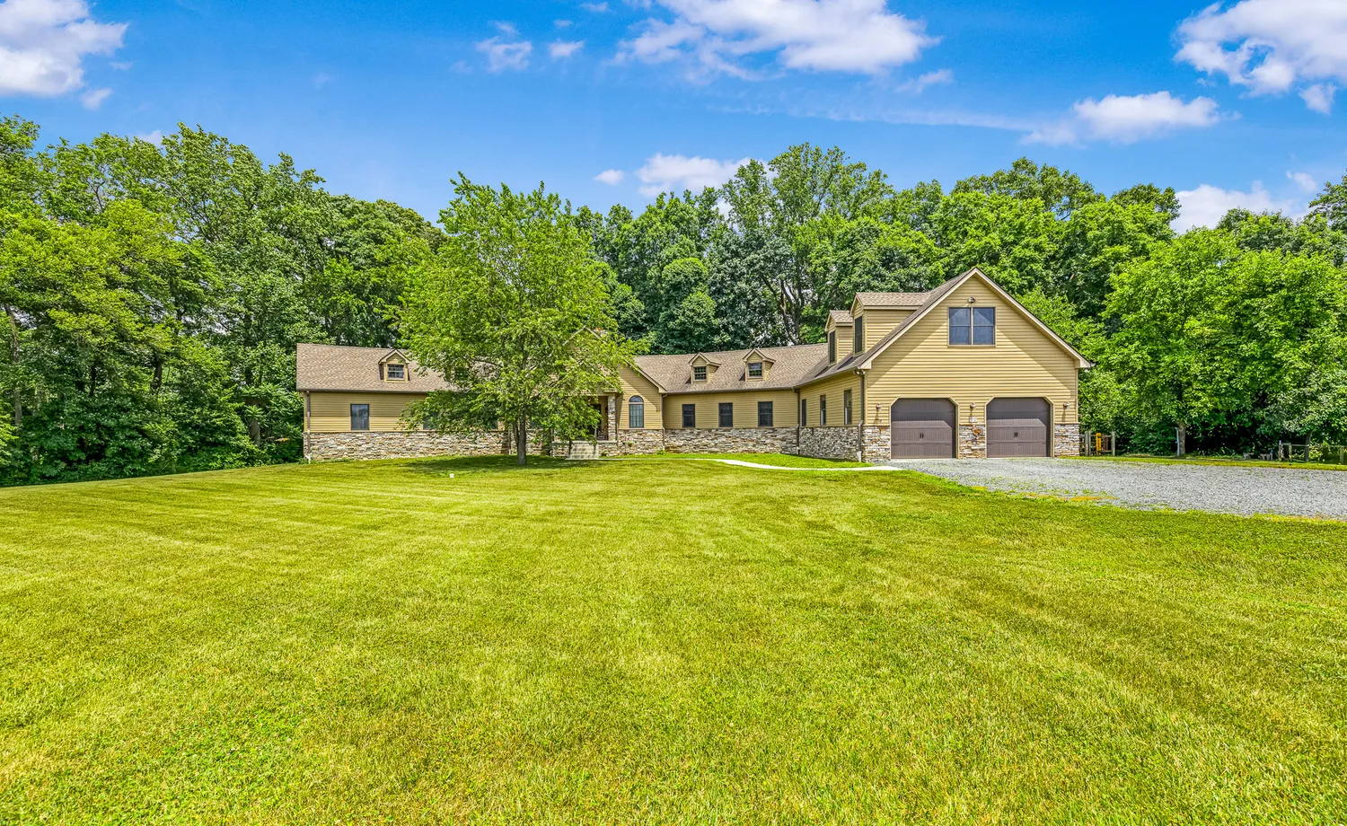 a house view with a outdoor space
