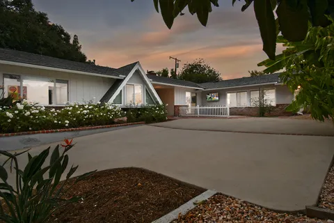 $2,599,000 | 4053 Harclare Lane, Encino, CA 91436