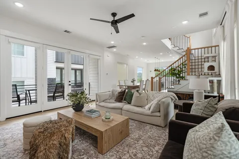 $555,000 | 1207 East 24th Street, Unit A, Houston, TX 77009