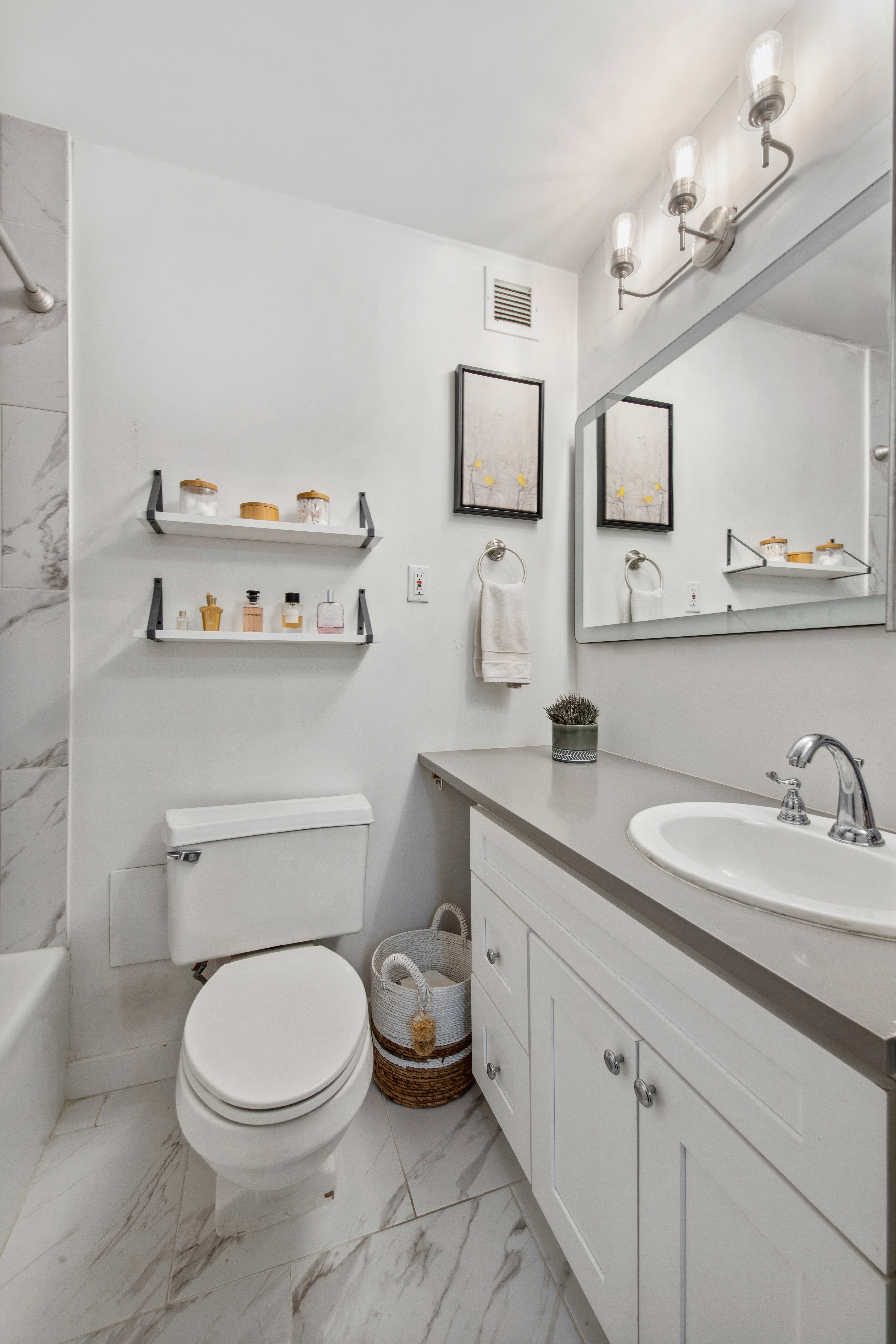 300 Rector Place, Unit 8N Manhattan, NY 10280 - Photo 5 of 6